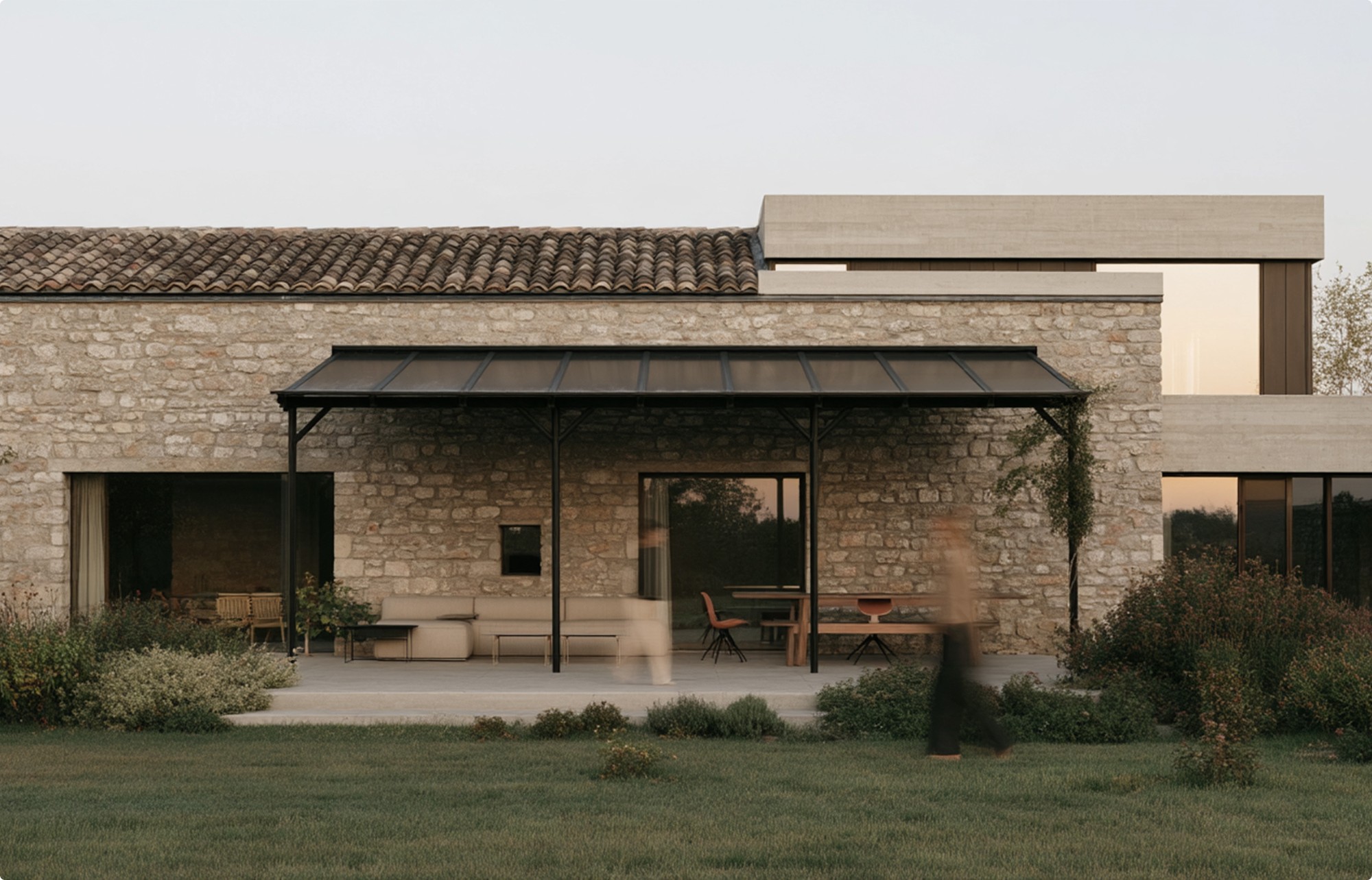 Building a French-made pergola, from its industrial design to its brand.